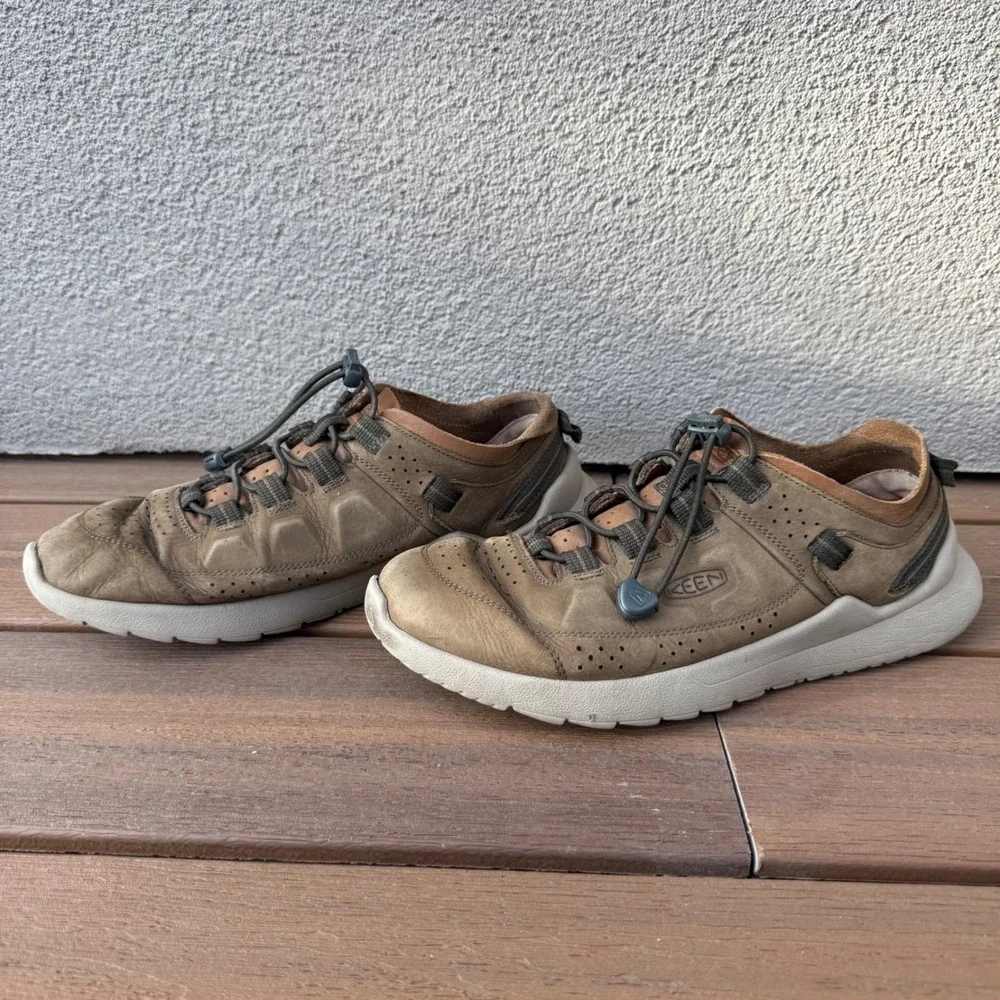 KEEN Highland Tan Leather Sneakers Mens‎ 8 Bungee Lace Hiking Walking Shoes
